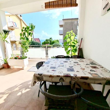Nemira Beach Getaway Омиш Экстерьер фото