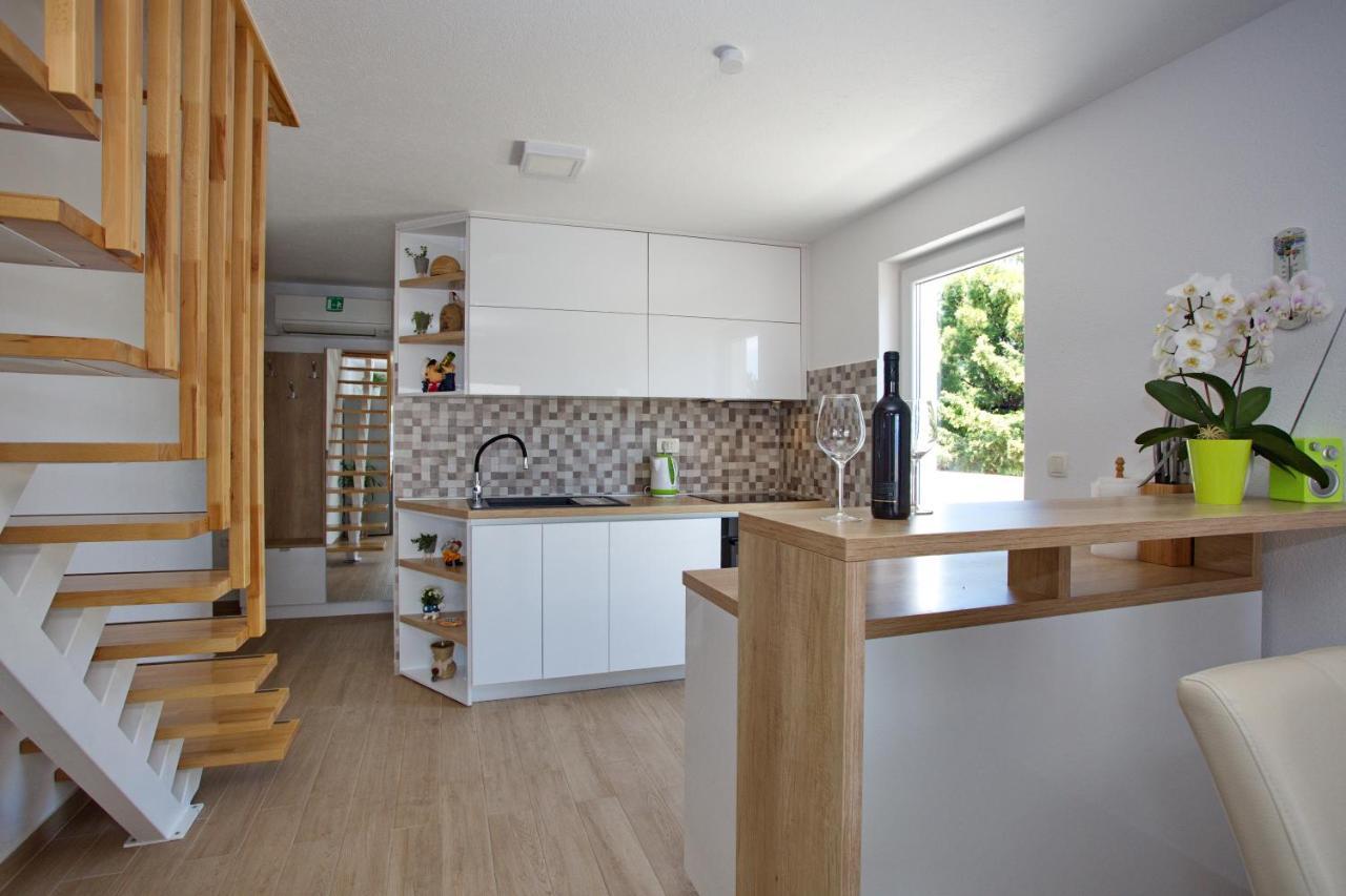 Nemira Beach Getaway Омиш Экстерьер фото